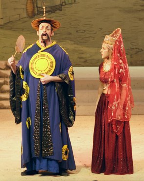 Emperor and Princess Jasmine -- Aladdin Broxbourne pantomime photo 2007/2008