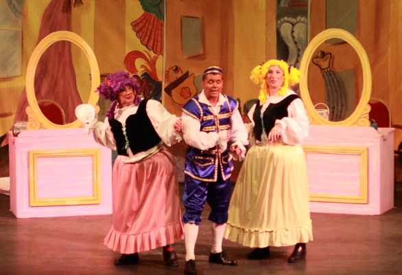 Cinderella Pantomime Broxbourne: Buttons and Ugly Sisters